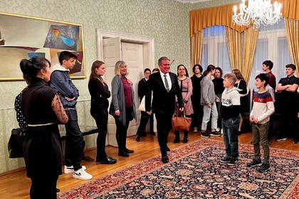 Посещение на ученици и преподаватели в Българското училище за роден език в посолството на Република България в Будапеща